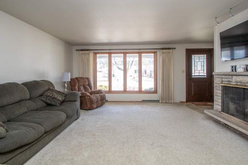 1811 Aspen Ln, Green Bay, WI 54303-2313