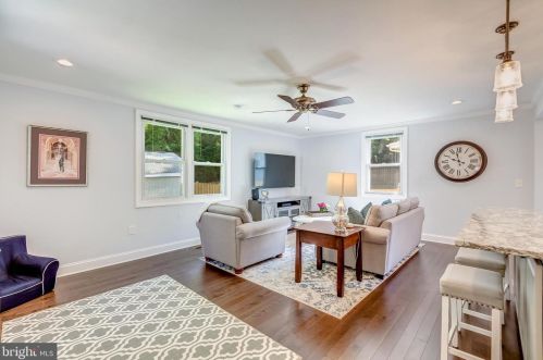 6710 Chestnut Ave, Falls Church VA  22042-2112 exterior