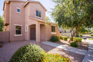 1926 Loma Vista St, Gilbert, AZ 85295-5174