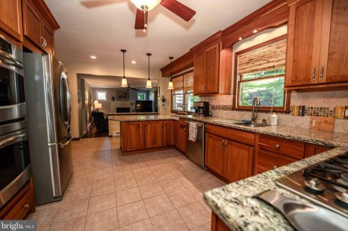 139 Maple Leaf Ln, Pottstown PA 19464-1563 exterior