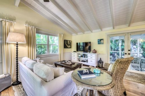 966 Fitzhugh St, Sanibel FL  33957-4520 exterior