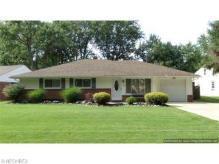 3 Nokomis Dr, Willoughby, OH 44095-1943
