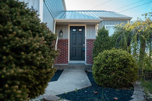 1827 Chesney Dr, Florence, KY 41042-8141