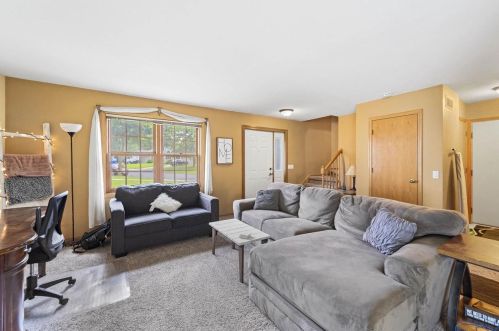 718 Thompson Dr, Madison, WI 53704-7834