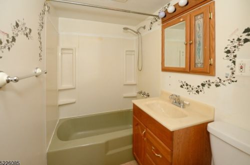 74 Pinecliff Lake Dr, West Milford Lakes NJ  07480-1381 exterior