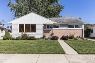 3615 Astoria Dr, Racine, WI 53402-3305