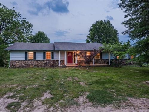 5775 Marshall Creek Rd, Everton, AR 72633-8276