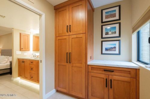 8177 Del Caverna Dr, Scottsdale AZ 85258-2361 exterior