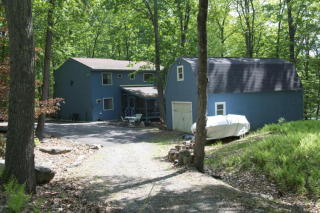 356 Tinkwig Dr, Hawley, PA 18428-7822