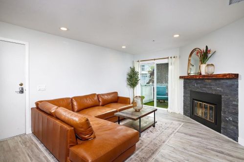 132 Mangano Cir, Encinitas CA  92024-2737 exterior