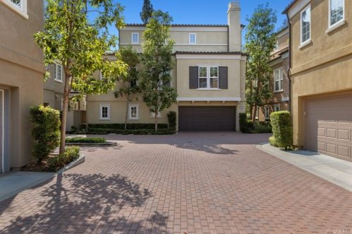 29 Via Amanti, Newport Beach CA  92657-1126 exterior