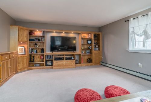 45 Langan Dr, Goffstown NH  03045-2703 exterior