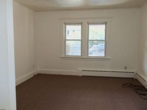 225 Main St, Bound Brk NJ  08805-1837 exterior