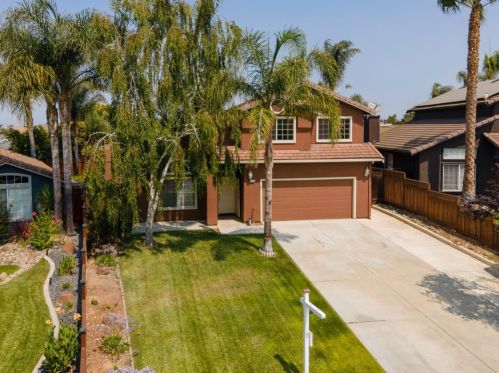 1550 Foxwood St, Hollister CA  95023-8048 exterior