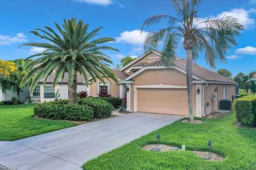 8441 Indian Wells Way, Naples, FL 34113-3012