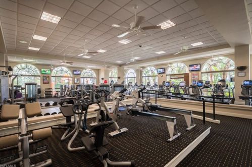 3985 Deer Crossing Ct, Naples FL  34114-6417 exterior