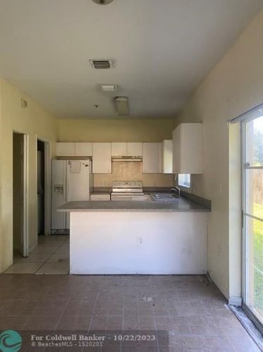 3932 52nd Ave, Hollywood, FL 33023-7907