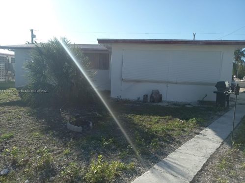 3717 Palmetto St, Summerland Key FL  33043-6121 exterior