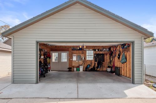 8134 Gridley Ave, Milwaukee WI 53213-3039 exterior