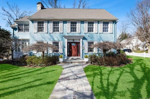 107 Witherbee Ave, New Rochelle, NY 10803-2533