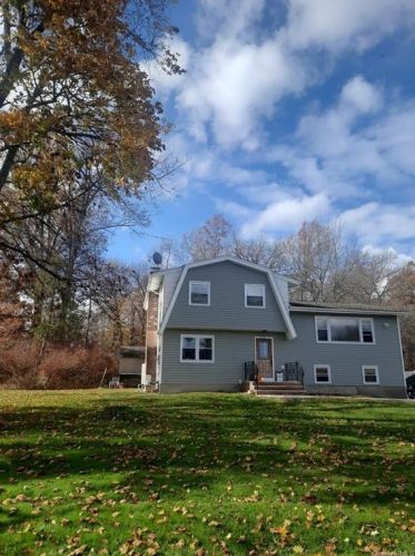 25 Highview Dr, Salisbury Mills, NY 12577-5103