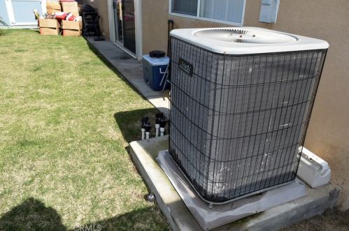 11803 Casimir Ave, Hawthorne CA  90250-1994 exterior