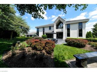 2670 Dunbarton Ave, Canton, OH 44708-1811