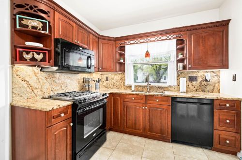 105 7th St, Scanlon MN  55720-1802 exterior