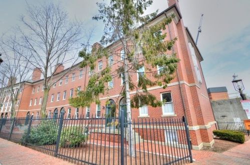 21 Main St, Boston MA exterior