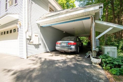20 Cookingham Dr, Staatsburg, NY 12580-5651