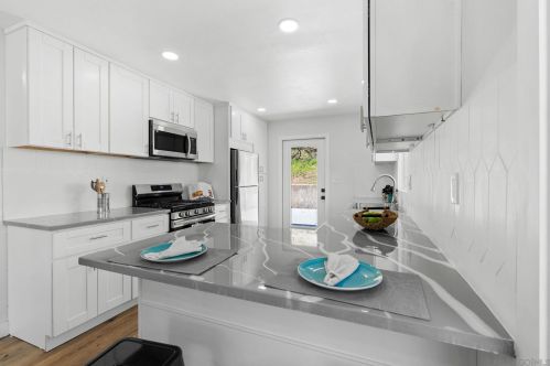 1074 Worthington St, San Diego CA  92114-5042 exterior