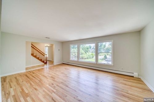 3 Station Ct, Closter NJ  07624-2015 exterior