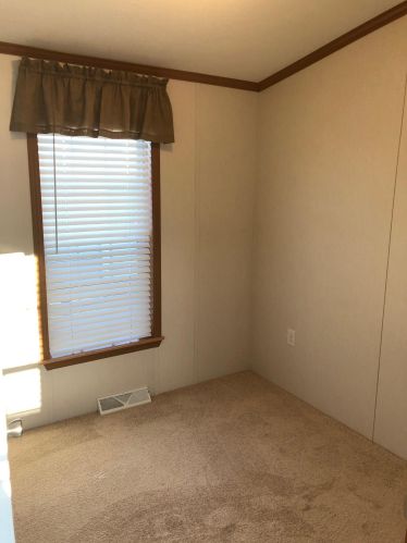 40 Brookwood Dr, Salem NH  03079-3017 exterior