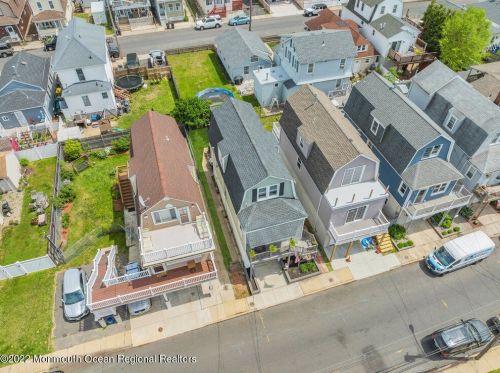 57 Barberie Ave, Monmouth Hills NJ  07732-1518 exterior