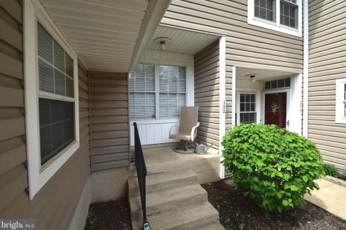 242 Windsor Ct, Glen Mills PA  19342-2027 exterior