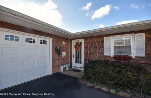 42 Collins Ct, Bricktown, NJ 08724-2434