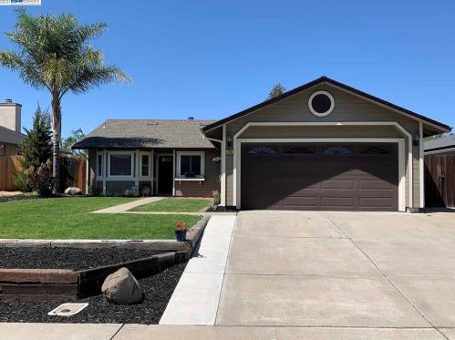 1720 Pine Ct, Oakley, CA 94561-2266