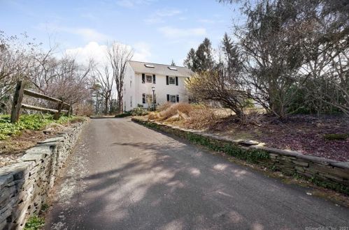 1261 Ridge Rd, North Haven, CT 06473-3056
