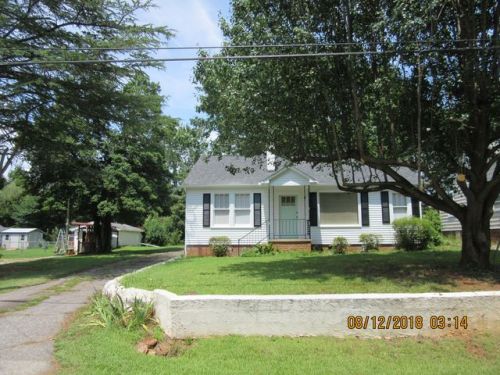 411 Rogers Ave, Greenville, SC 29617-7711