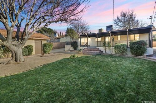 4527 Avenue, Lancaster, CA 93535-7712