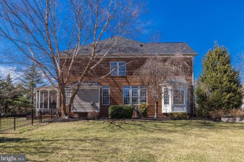 19376 Ml Dm Pl, Leesburg VA 20176-1637 exterior