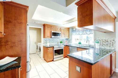 3530 Whitehall Ct, Pleasanton CA  94588-3507 exterior