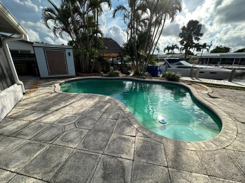 935 Nautilus Isle, Dania Beach FL  33004-2356 exterior