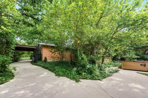 1411 Greenwood Dr, Denton TX  76209-2206 exterior