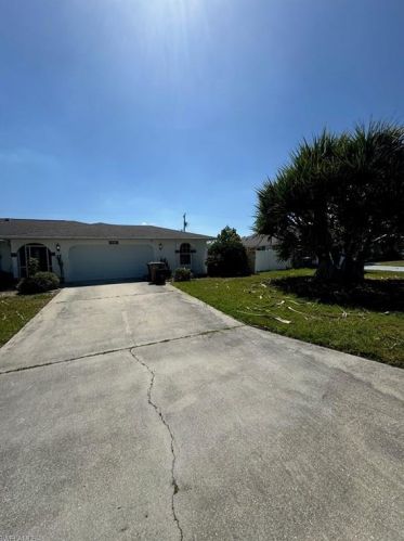1813 5th Pl, Cape Coral, FL 33990-2210