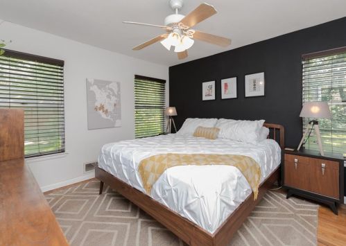 2503 Glenwood Ln, Denton TX  76209-1125 exterior