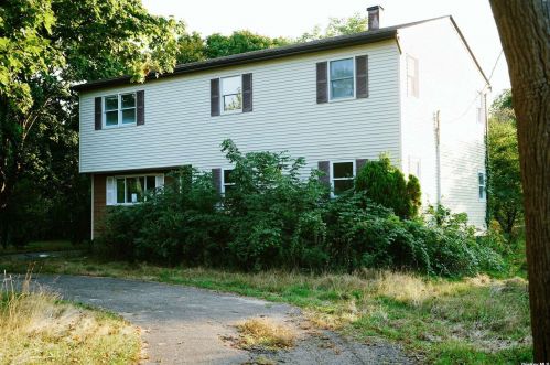 26 Bayview Ave, Eastport, NY 11941-1103