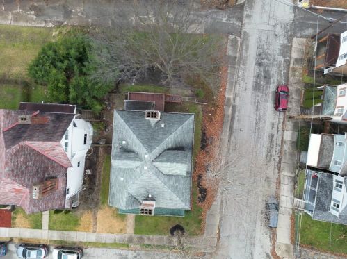 725 10th Ave, Whitaker PA  15120-1922 exterior