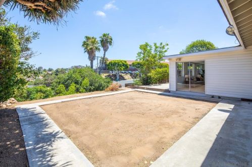 6227 Buisson St, San Diego CA 92122-2246 exterior