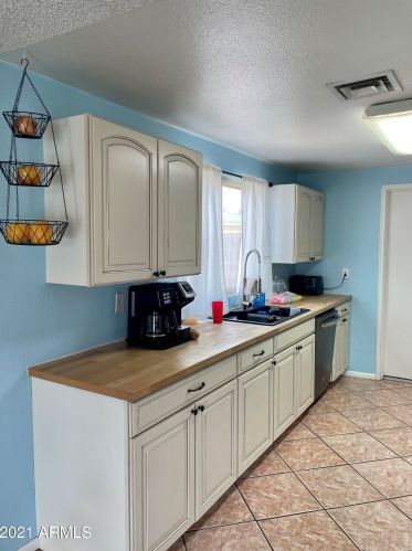 6138 Zoe Ella Way, Glendale AZ 85306-2932 exterior